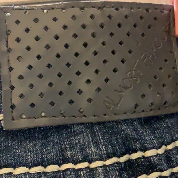 Y2K ALMOST FAMOUS CAPRIS BLUE JEANS 13 DISTRESSED CROPPED BLING STITCHING DENIM - Picture 8 of 13